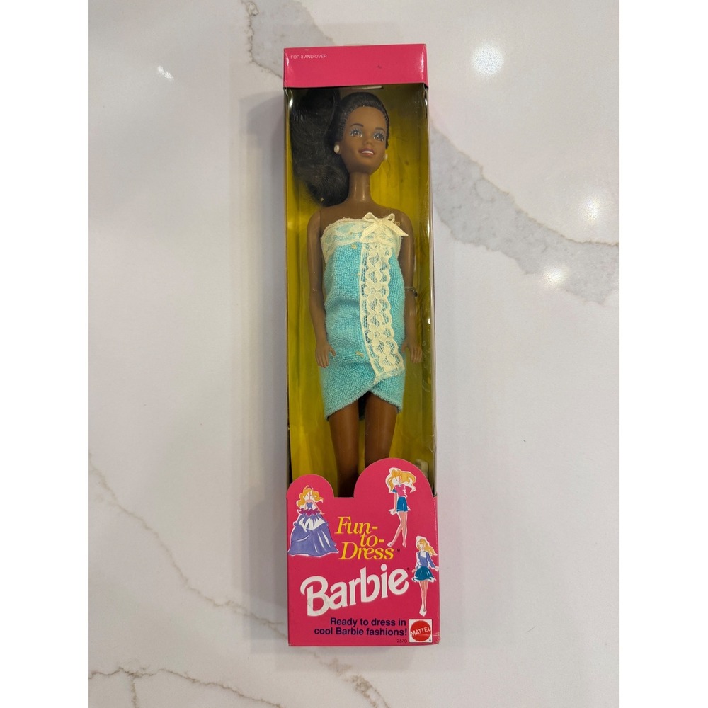 Vintage 1988 Fun-to-Dress Barbie Doll Black Christie Mattel 2570 NIB Blue Towel